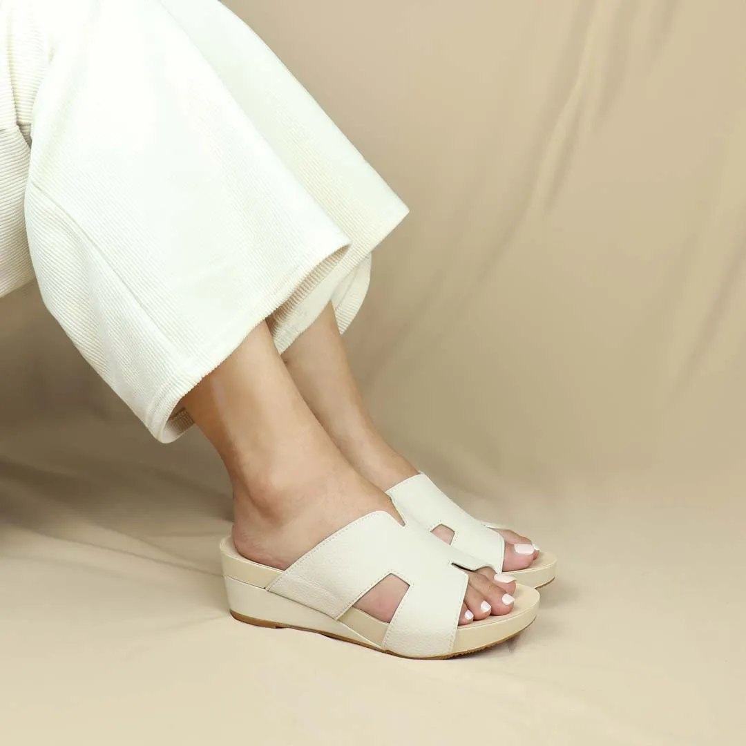 [20% off at cart] Pebble Lychee H-Strap Low Wedge Slides