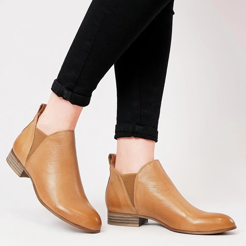 Foe Dark Tan Leather Ankle Boots